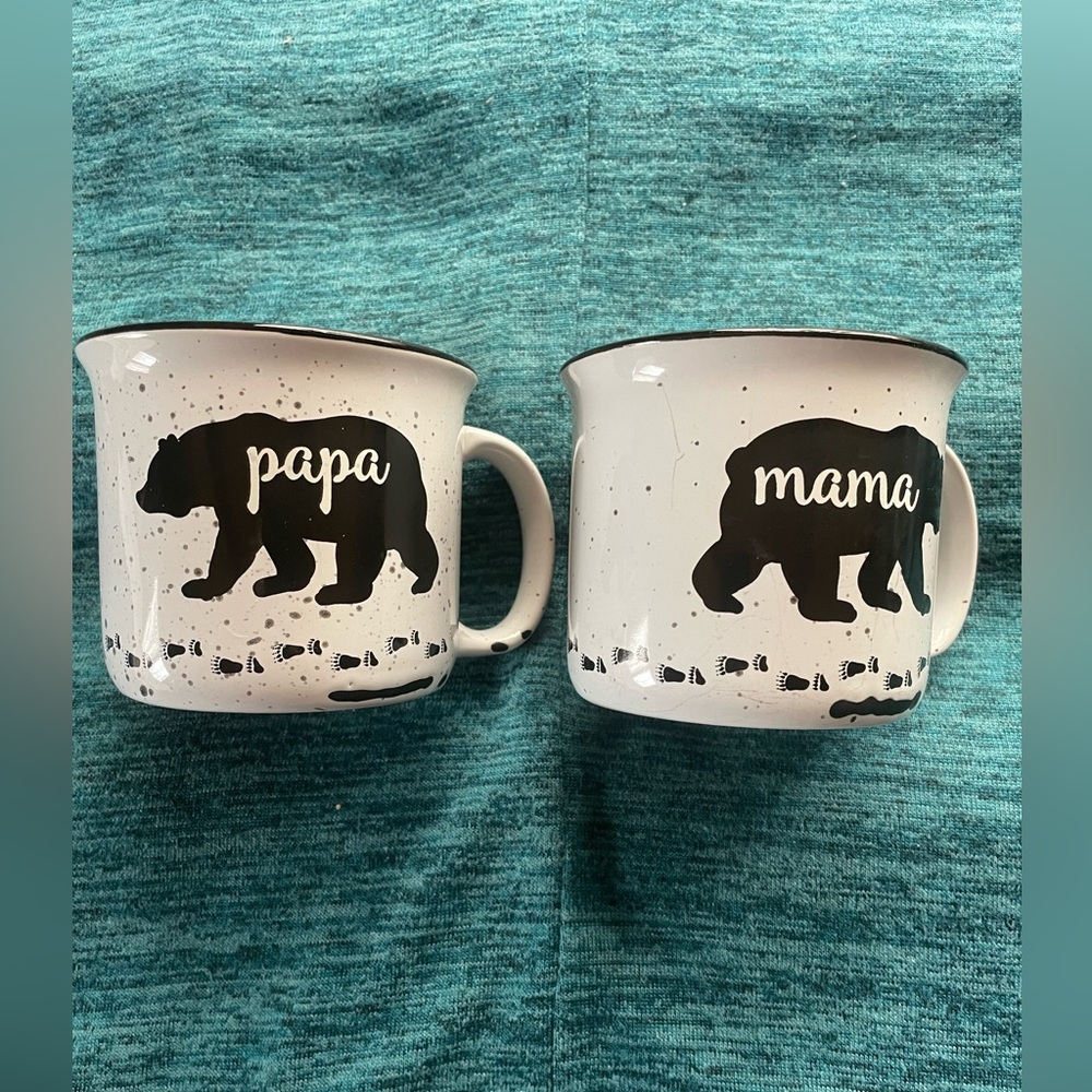 Coffee mugs! Mama and Papa.. holds 6 ounces plus of coffee! PreOwned set of 2! - Picture 7 of 8